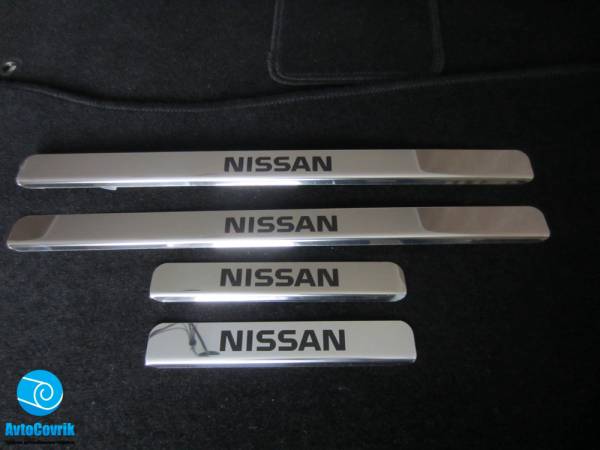 Накладки на пороги Nissan Note(Ниссан Ноут) надпись краской
